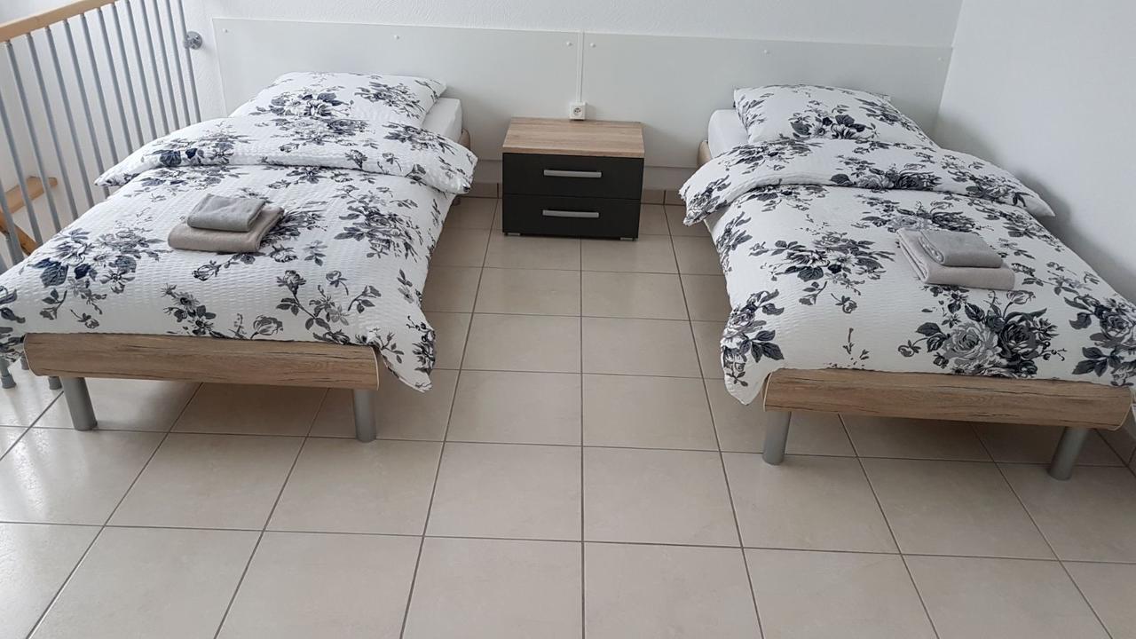 Studios Near Lycee Jean Mermoz Сен-Луї Екстер'єр фото